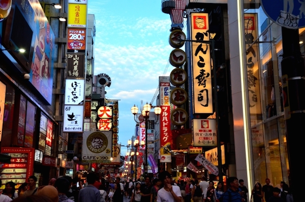 内照式スタンド看板とは？