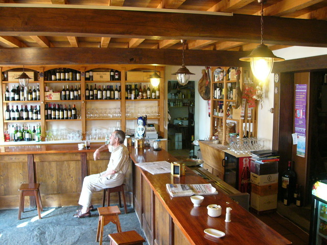 飲食店にピッタリのスタンド看板とは？〜店舗種別〜